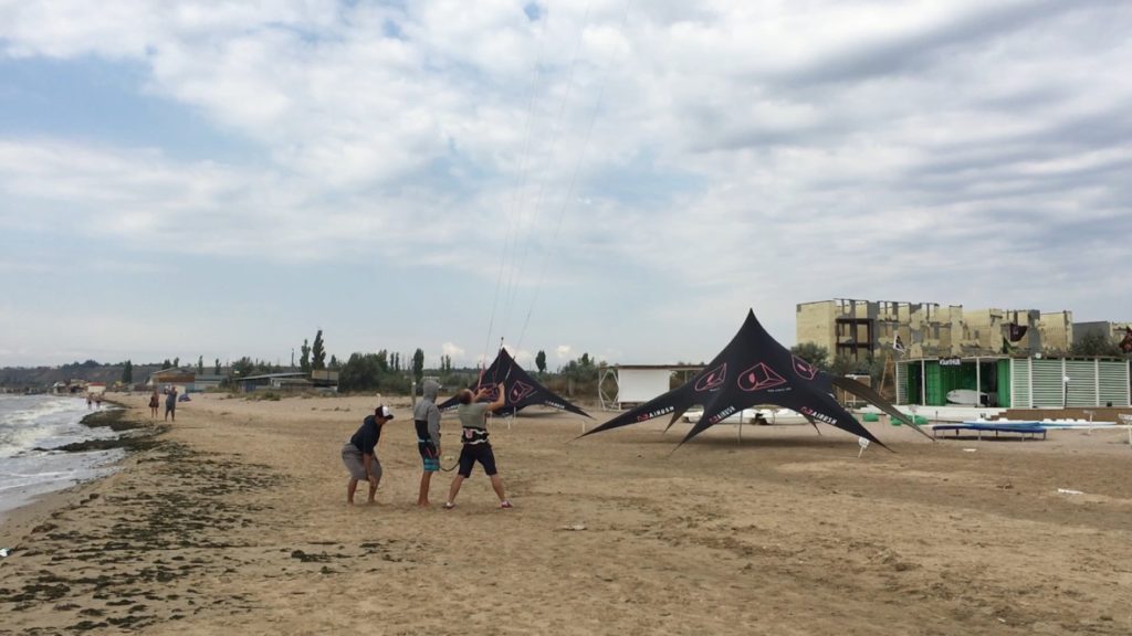 Первый урок кайтинга в SurfHub