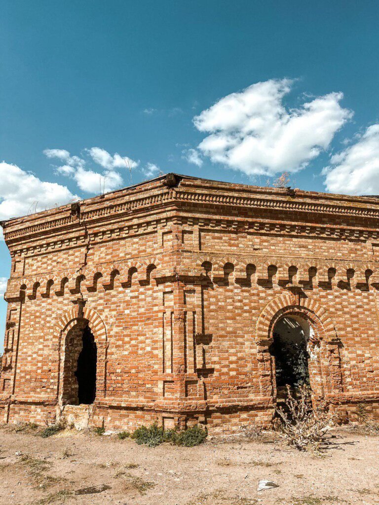 Масонський храм в Круглоозерці. Пам'ятки Херсонщини