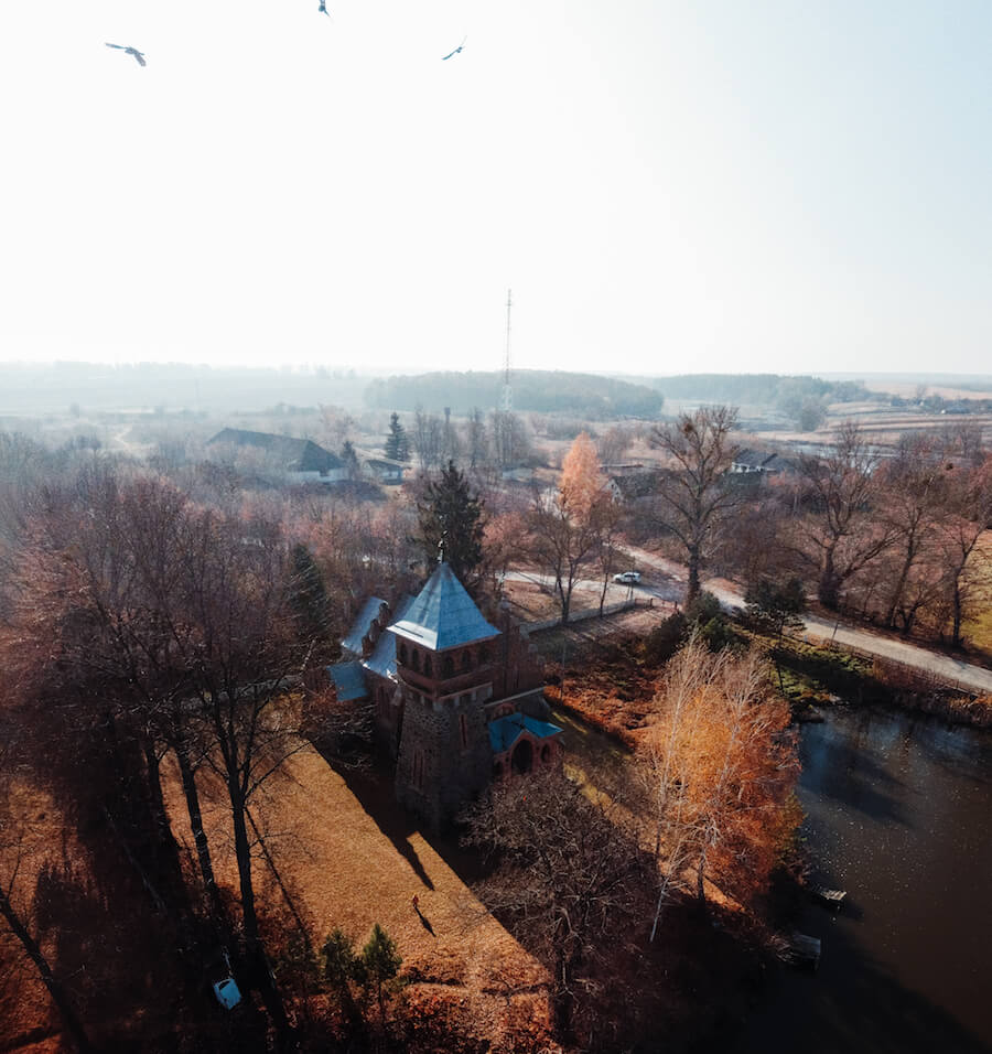 неоготичний костел св Клари в житомирській області.