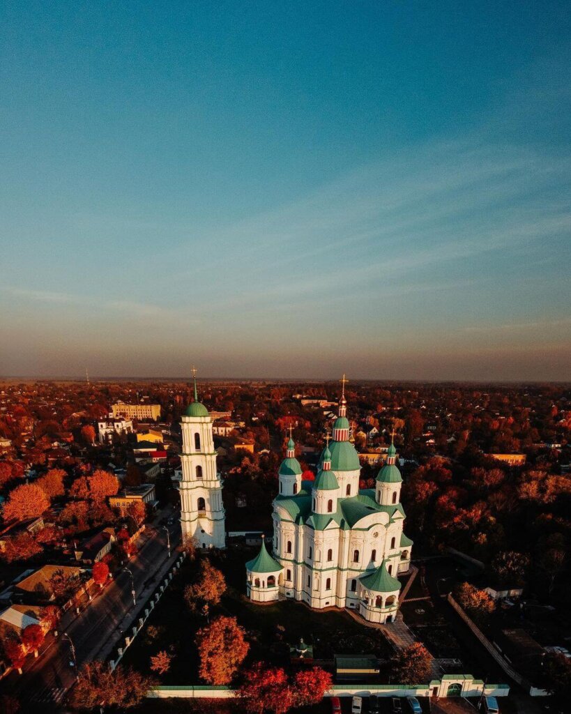 Собор Різдва Богородиці у Козельці — пам'ятка архітектури національного значення 18 століття, православний собор у смт Козелець.