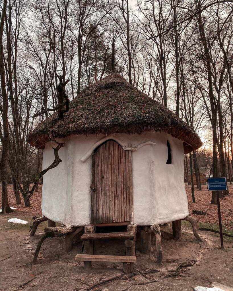 Входить до складу Національного історико-етнографічного заповідника «Переяслав».