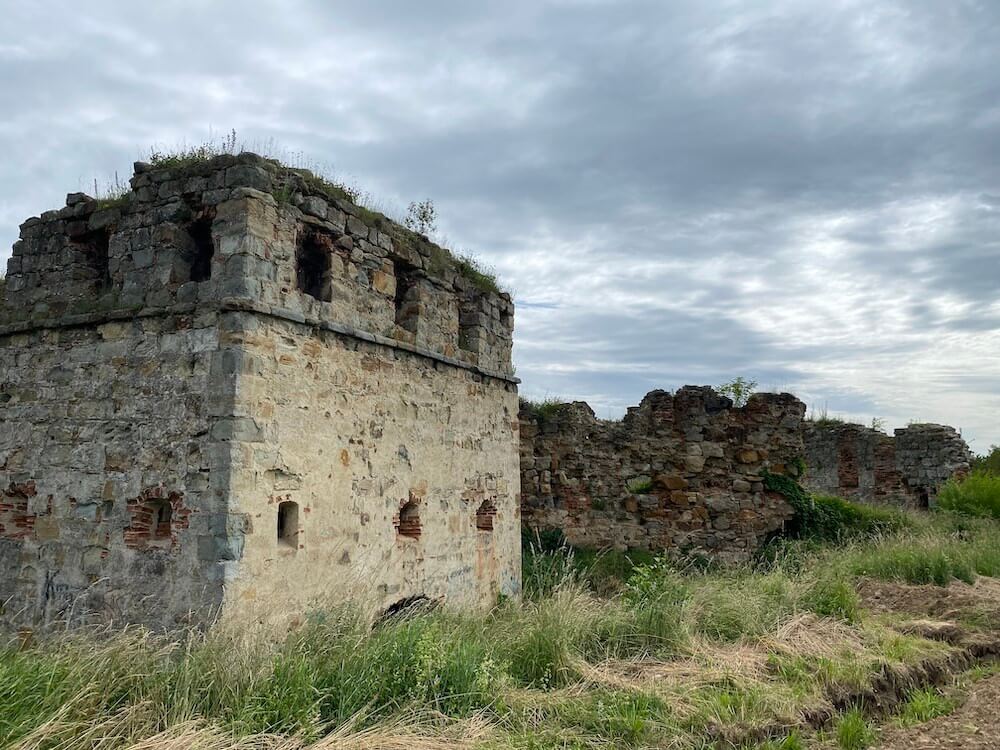 пнівський замок