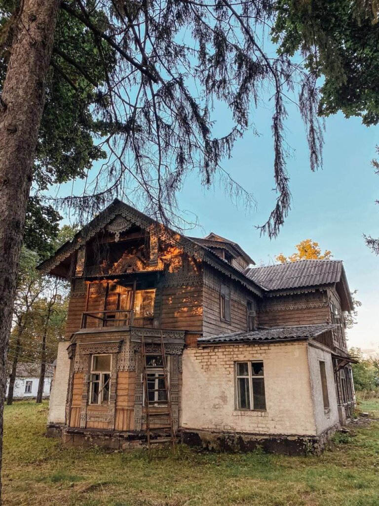 Старі дерев’яні дачі 19 століття у Боярці
