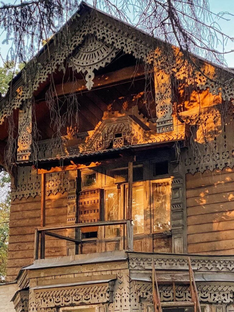 Старі дерев’яні дачі 19 століття у Боярці