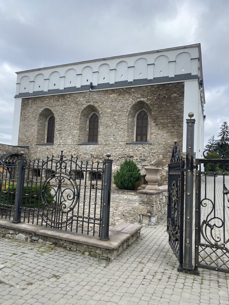 Оборонна синагога та єврейський кіркут в Сатанові