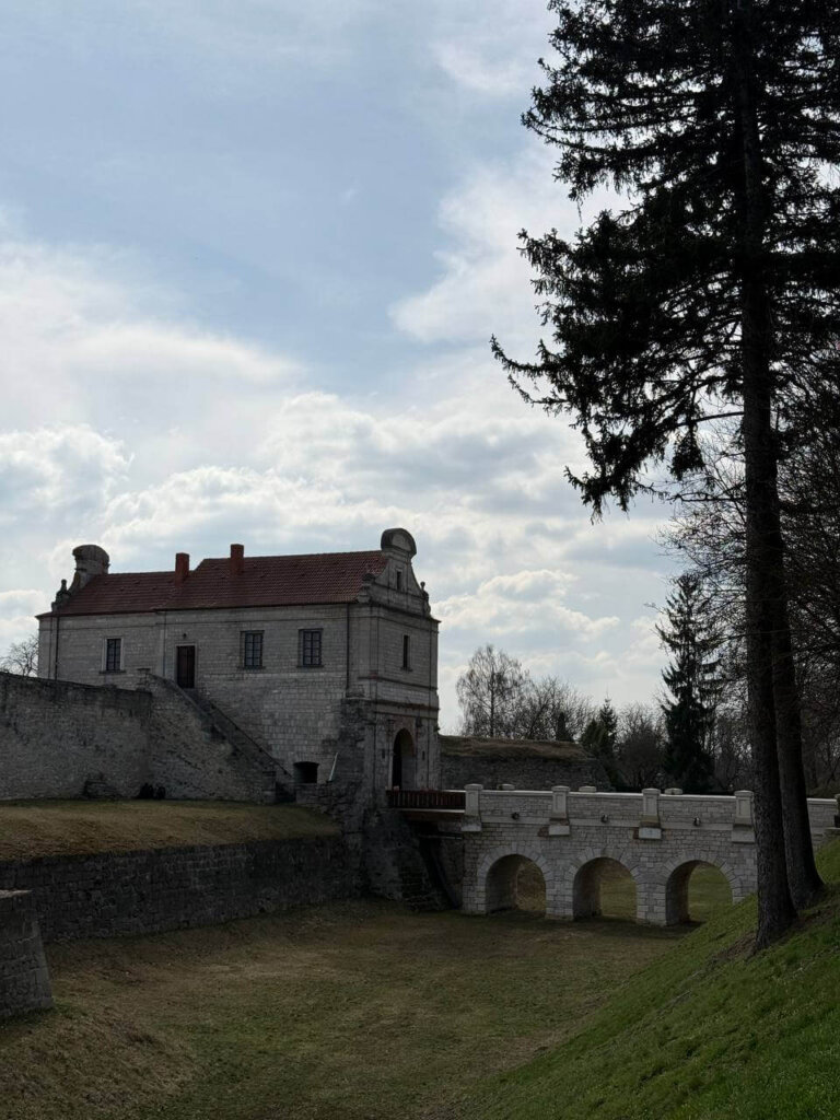 Збаразький замок і рови біля нього